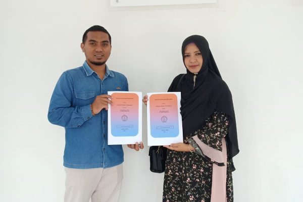 Direktur Akademi Farmasi YPPM Mandiri Banda Aceh Tanda Tangan MoU dengan Industri OTC HERBAL ACEH PT. KIMIA FARMA, tbk